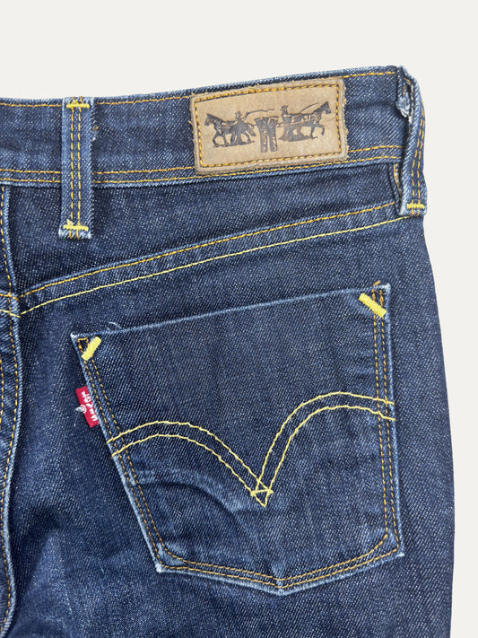 Vintage Levi's 627 Bootcut Jeans in dark wash, women's, size W26 – second-hand