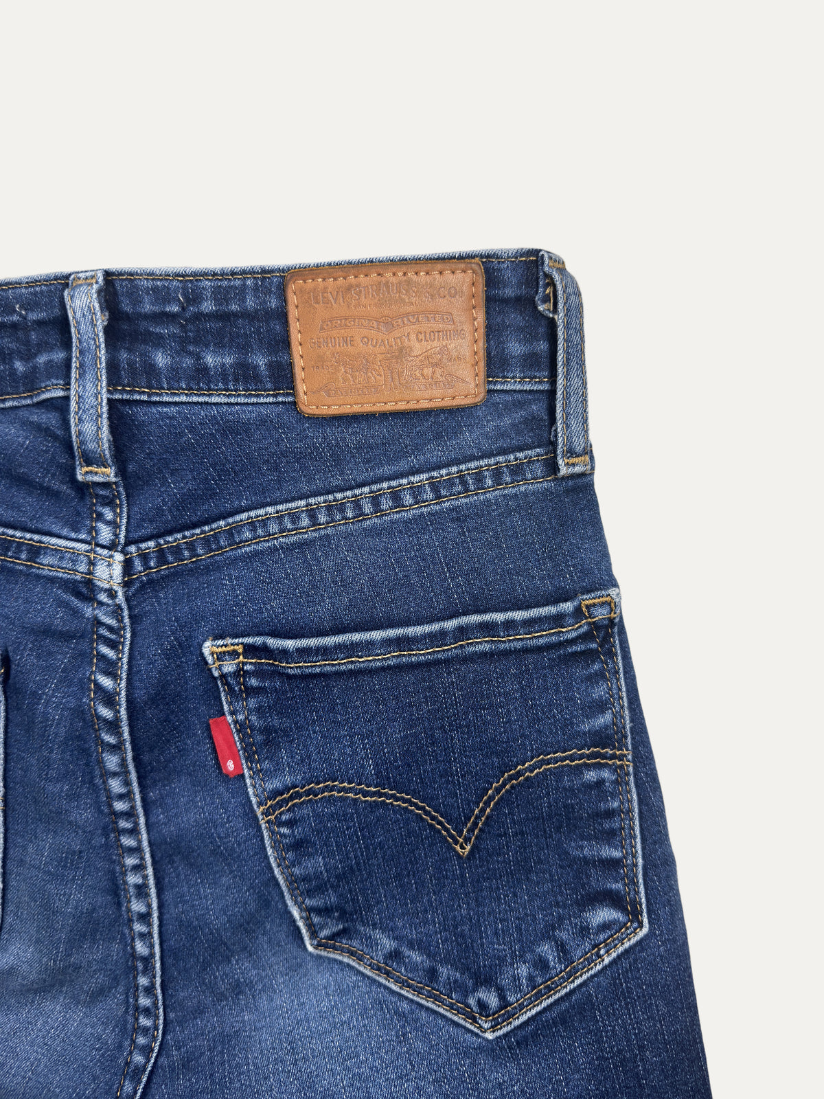 Vintage Levi's 725 Bootcut Jeans in mid wash, women's, size W25 – second-hand