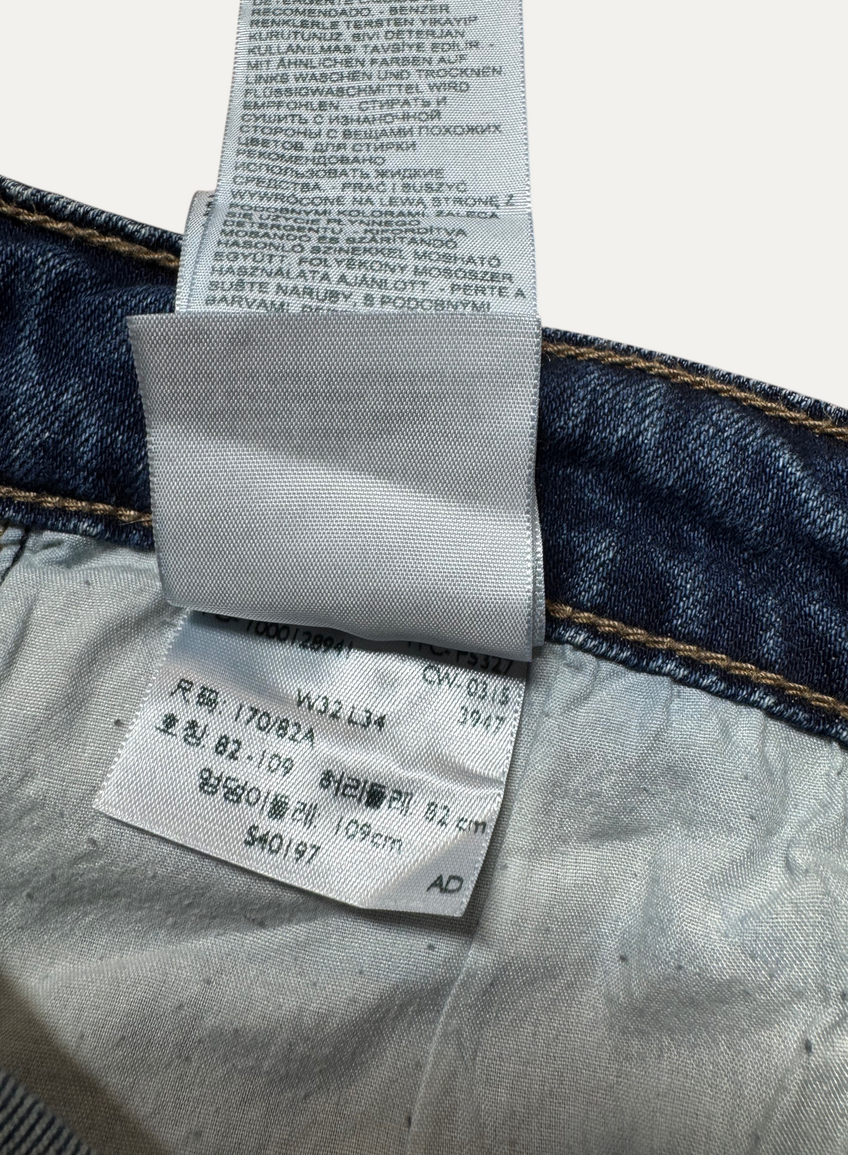 Vintage Levi's 715 Bootcut Jeans in blue, women's, size W32 L34 – second-hand