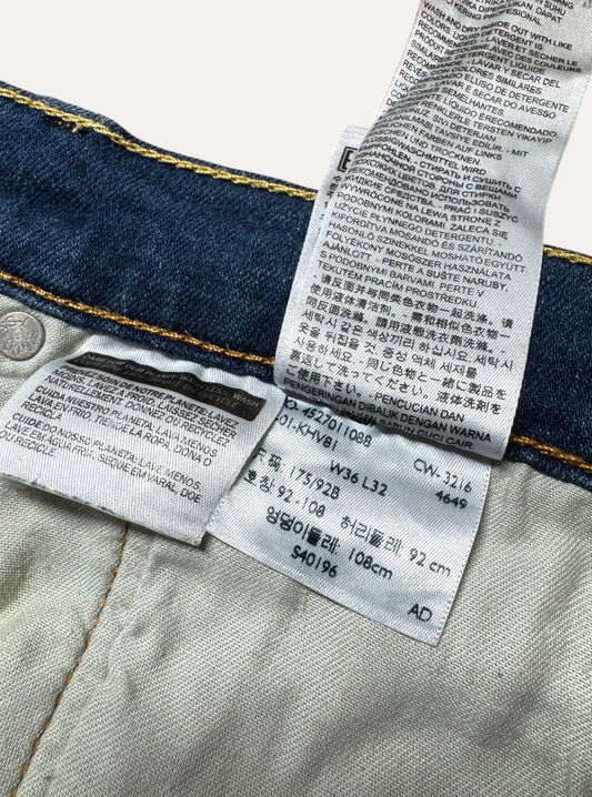 Vintage Levi's 511 Slim Jeans in blue, men's, size W36 L32 – second-hand