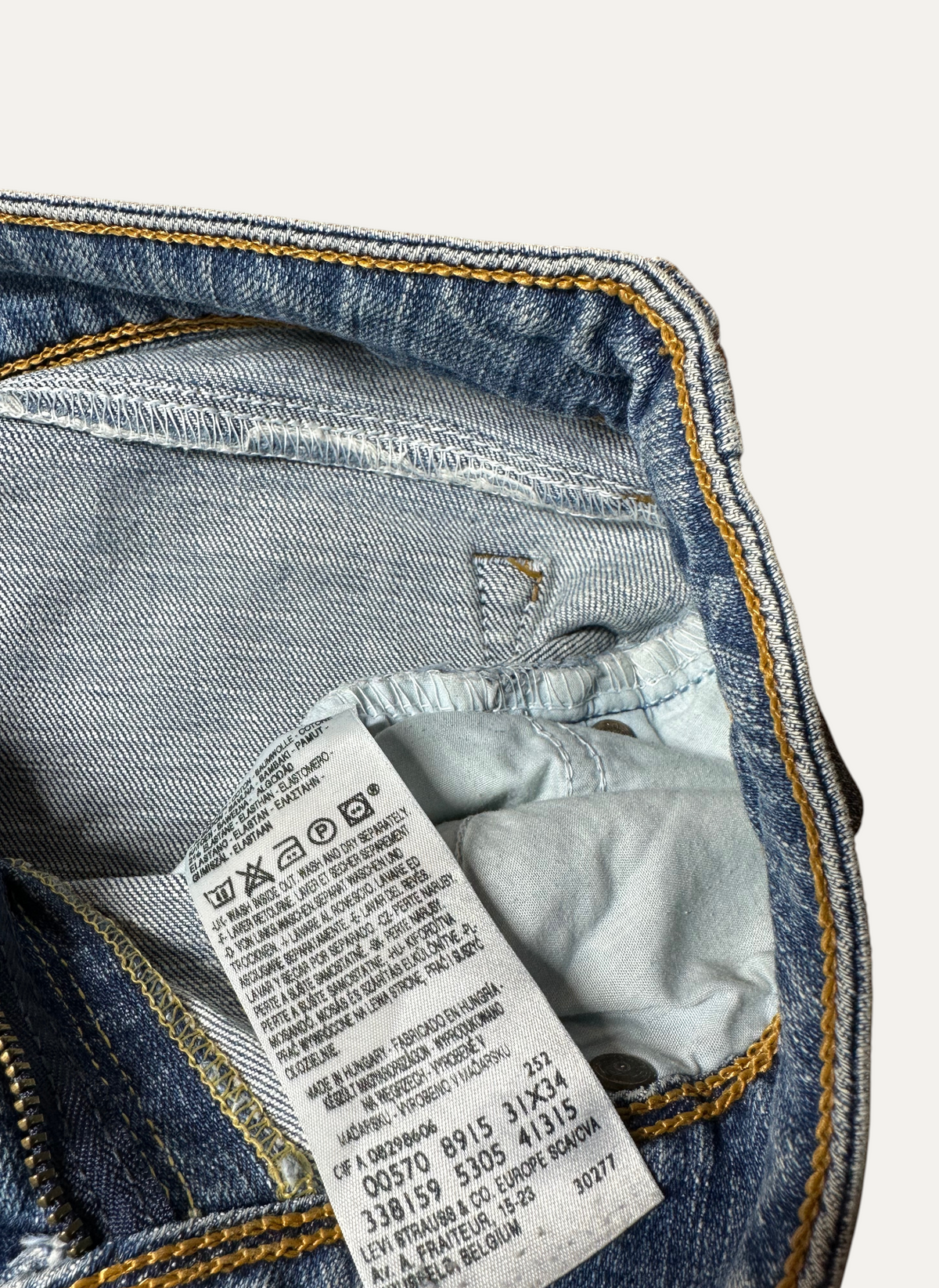 Vintage Levi's 570 Slim Jeans in blue, women's, size W31 L34 – second-hand