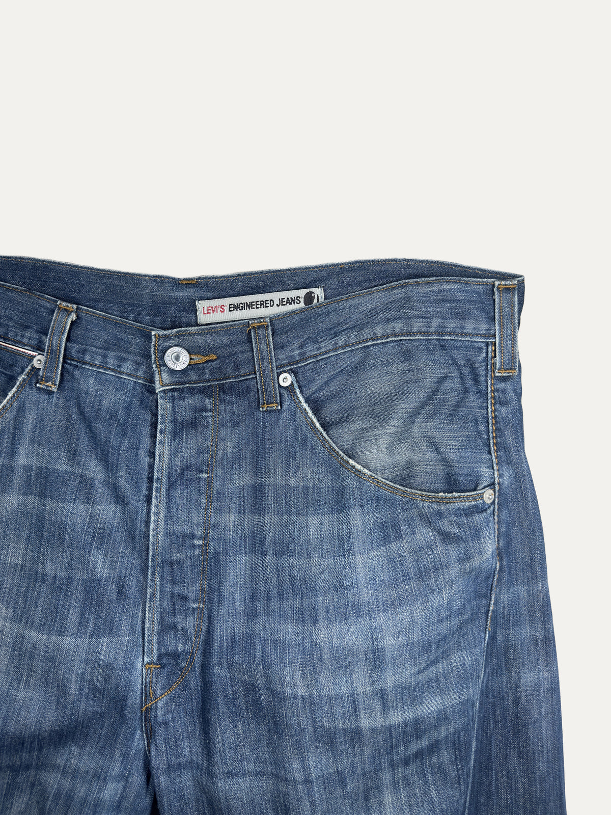 Vintage Levi's Engineered Jeans in mid wash, unisex, size W36 – second-hand