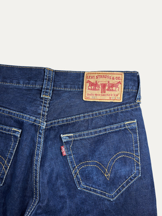 Vintage Levi's 907 Jeans in mid wash, unisex, size W32 L34 – second-hand