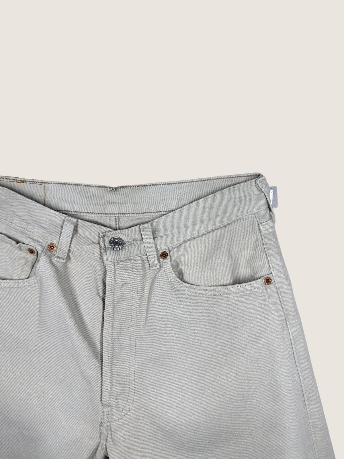 Vintage Levi's 501 Straight Jeans in beige, unisex, size W32 L36 – second-hand