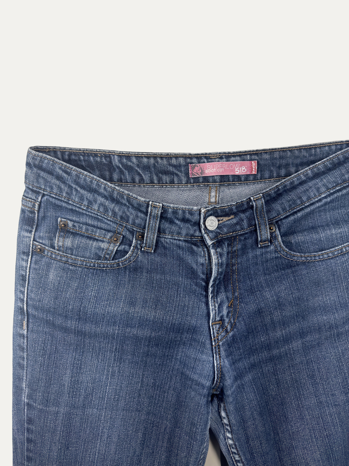 Vintage Levi's 518 Bootcut Jeans in mid wash, women's, size W29 – second-hand