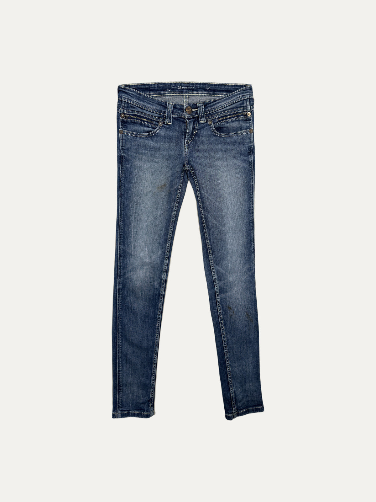 Vintage Levi's Low Waist Jeans in mid wash, women's, size W26 – second-hand