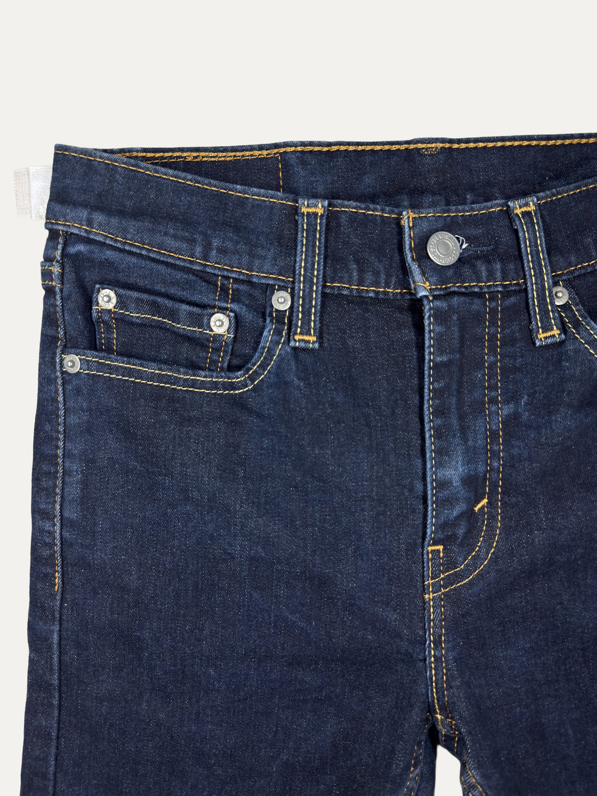 Vintage Levi's 510 Skinny Jeans in dark wash, unisex, size W28 L30 – second-hand