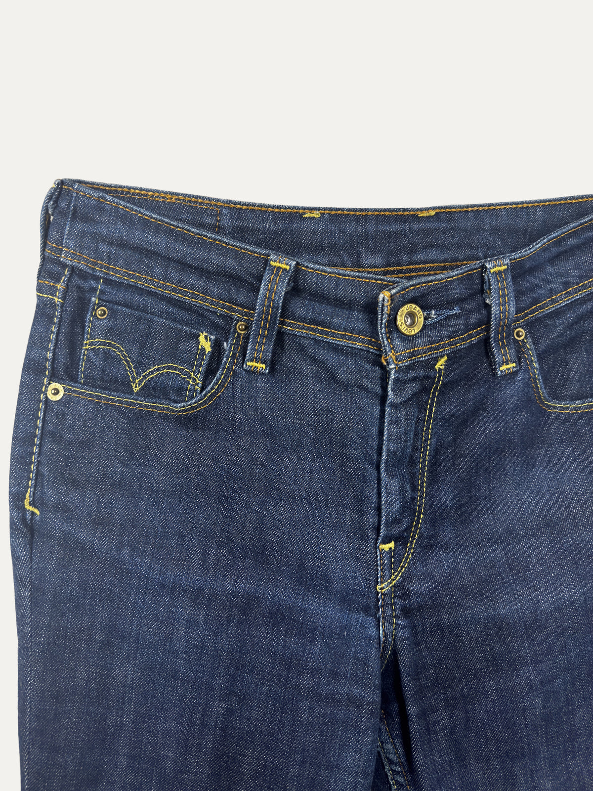 Vintage Levi's 627 Bootcut Jeans in dark wash, women's, size W26 – second-hand