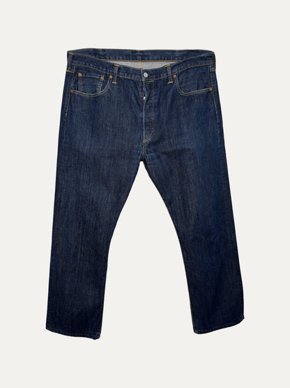 Vintage Levi's 501 Straight Jeans in dark wash, unisex, size W40 L34 – second-hand