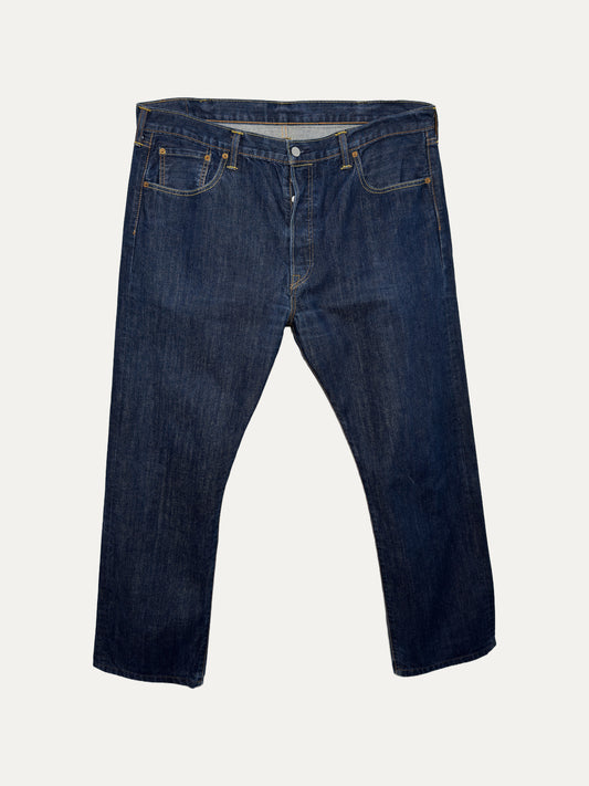 Vintage Levi's 501 Straight Jeans in dark wash, unisex, size W40 L34 – second-hand