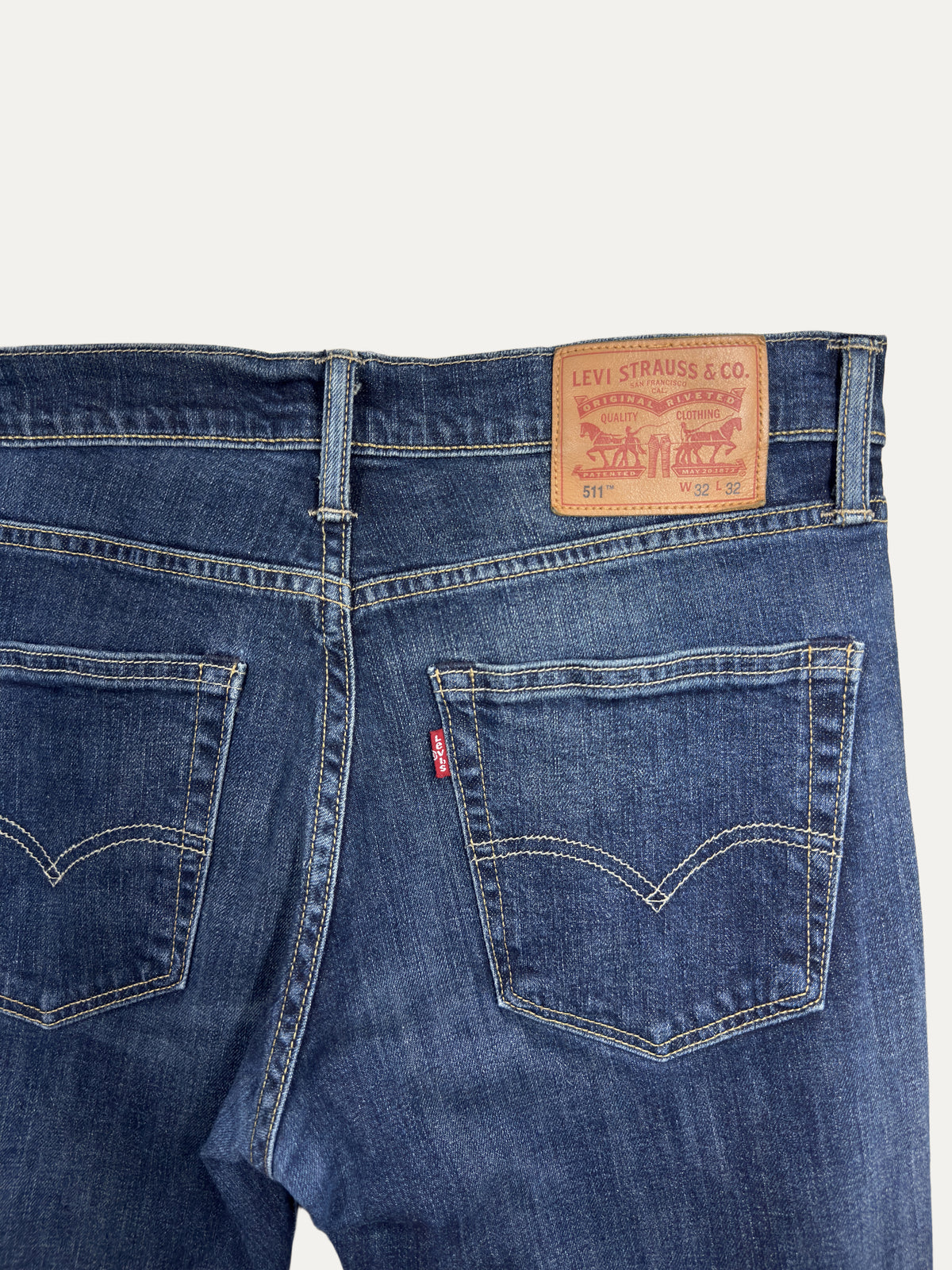 Vintage Levi's 511 Slim Jeans in mid wash, men's, size W32 L32 – second-hand