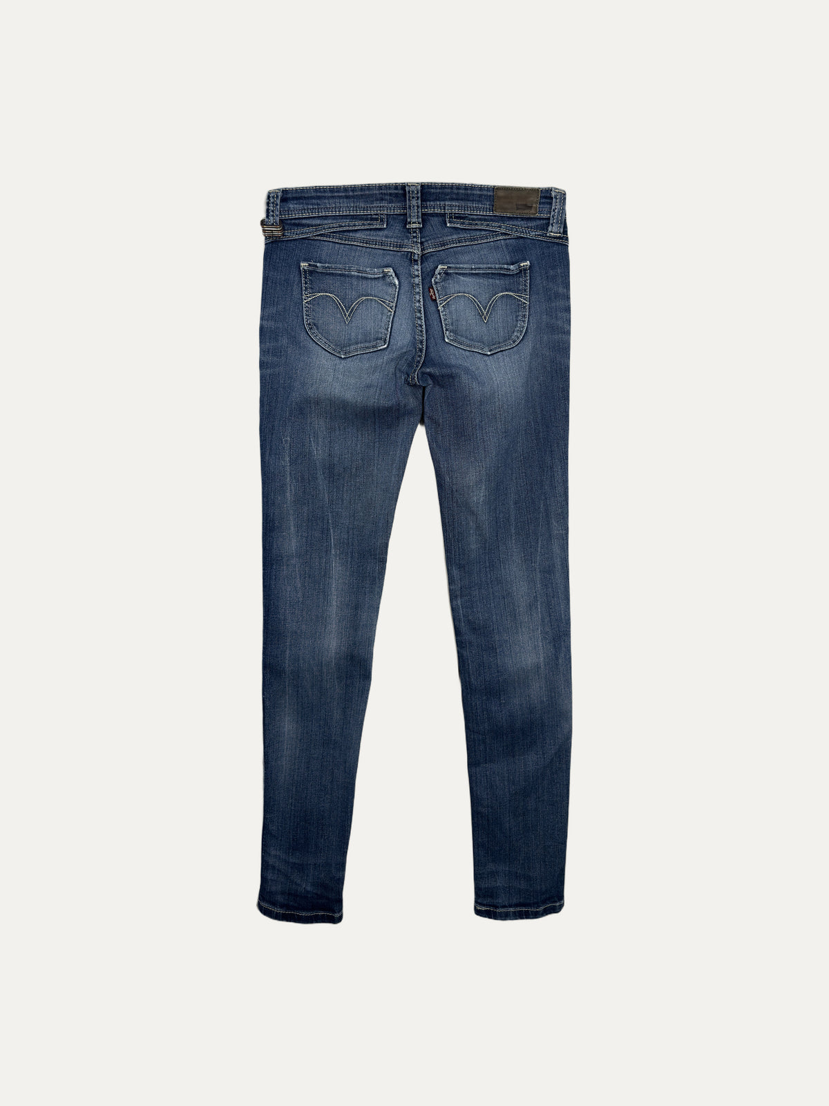 Vintage Levi's Low Waist Jeans in mid wash, women's, size W26 – second-hand