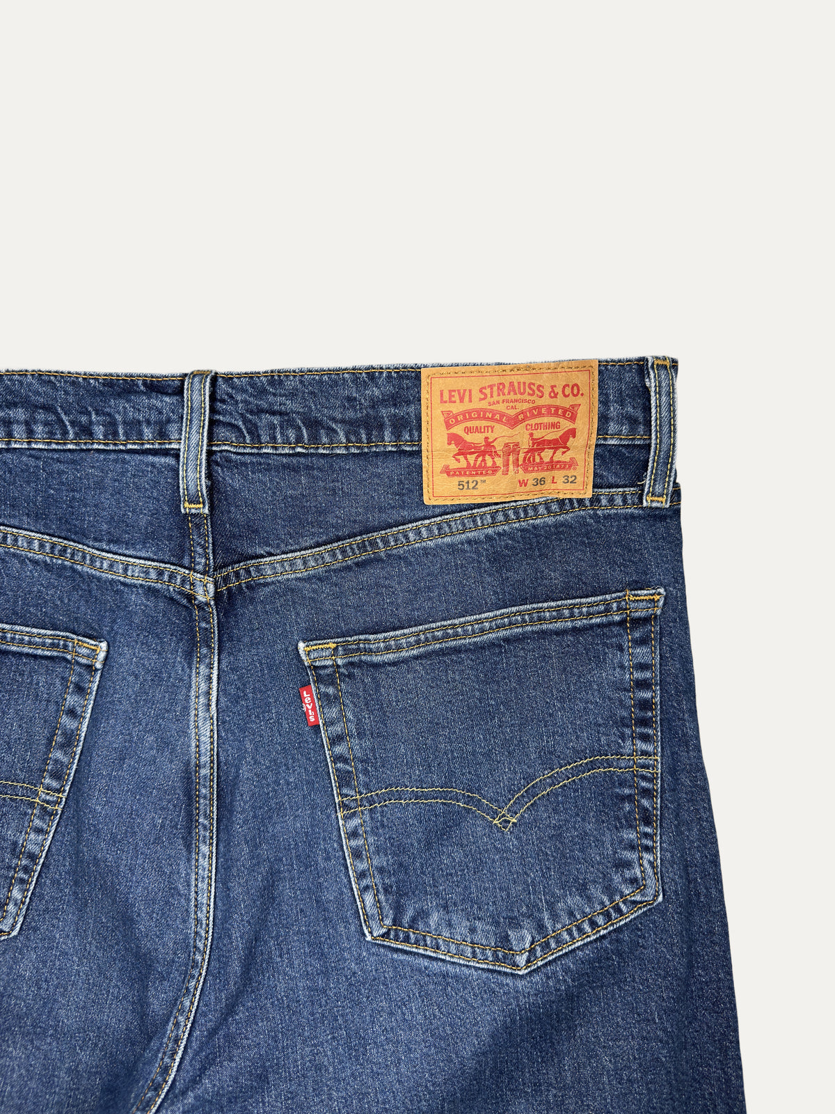 Vintage Levi's 512 Slim Jeans in mid wash, unisex, size W36 L32 – second-hand