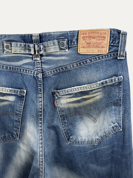 Vintage Levi's 542 Bootcut Jeans in mid wash, unisex, size W34 L34 – second-hand