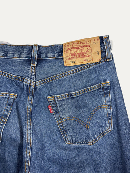 Vintage Levi's 501 Straight Jeans in mid wash, unisex, size W31 L34 – second-hand