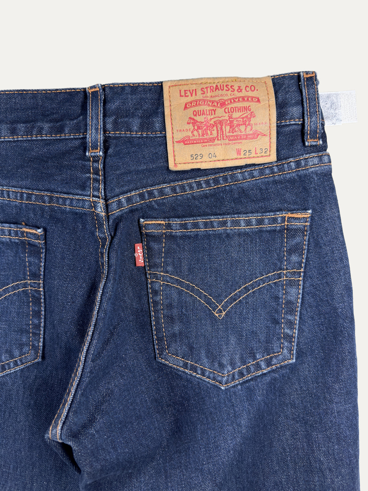 Vintage Levi's 529 Bootcut Jeans in dark wash, women's, size W25 L32 – second-hand