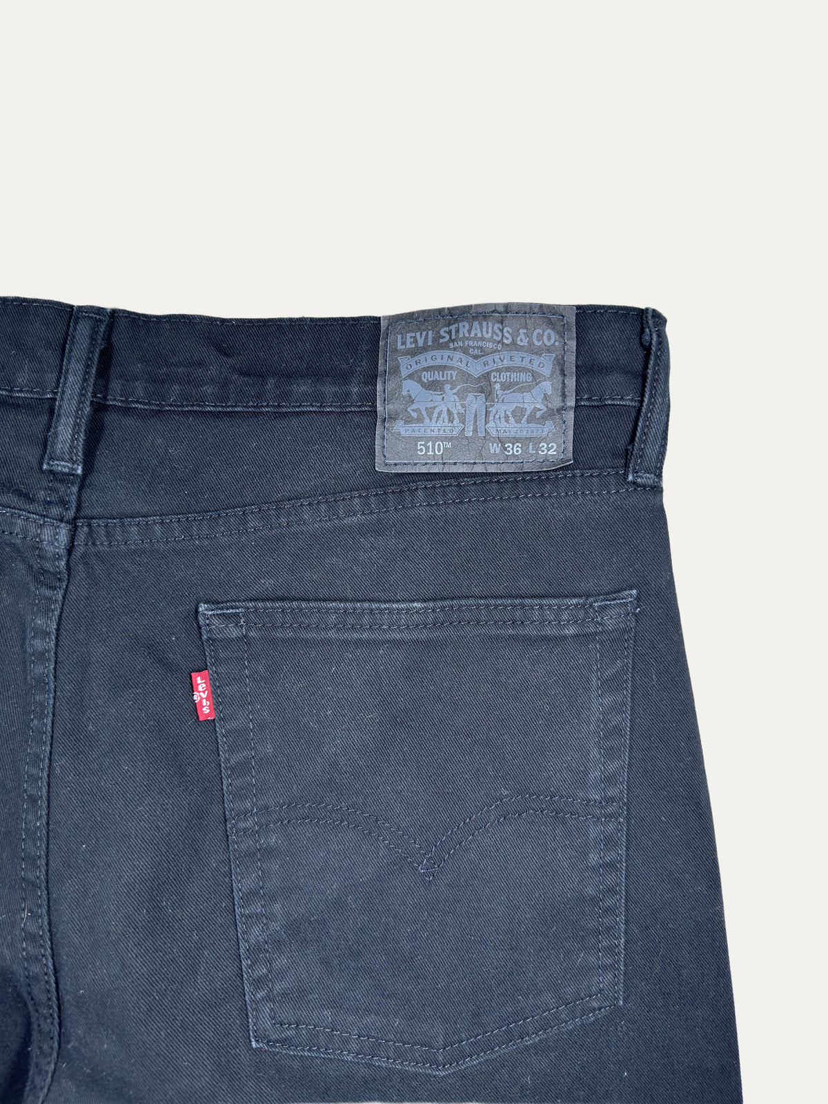 Vintage Levi's 510 Skinny Jeans in black, unisex, size W36 L32 – second-hand