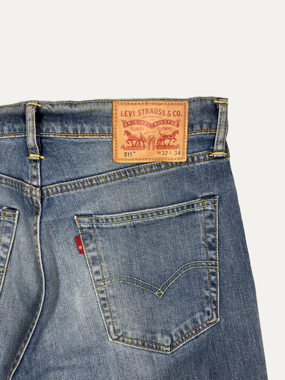 Vintage Levi's 511 Slim Jeans in light wash, unisex, size W32 L34 – second-hand