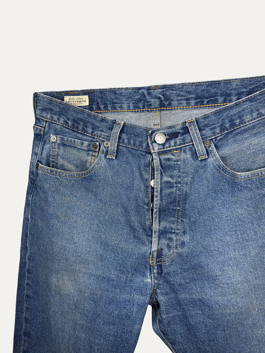 Vintage Levi's 501 Straight Jeans in mid wash, unisex, size W32 L32 – second-hand