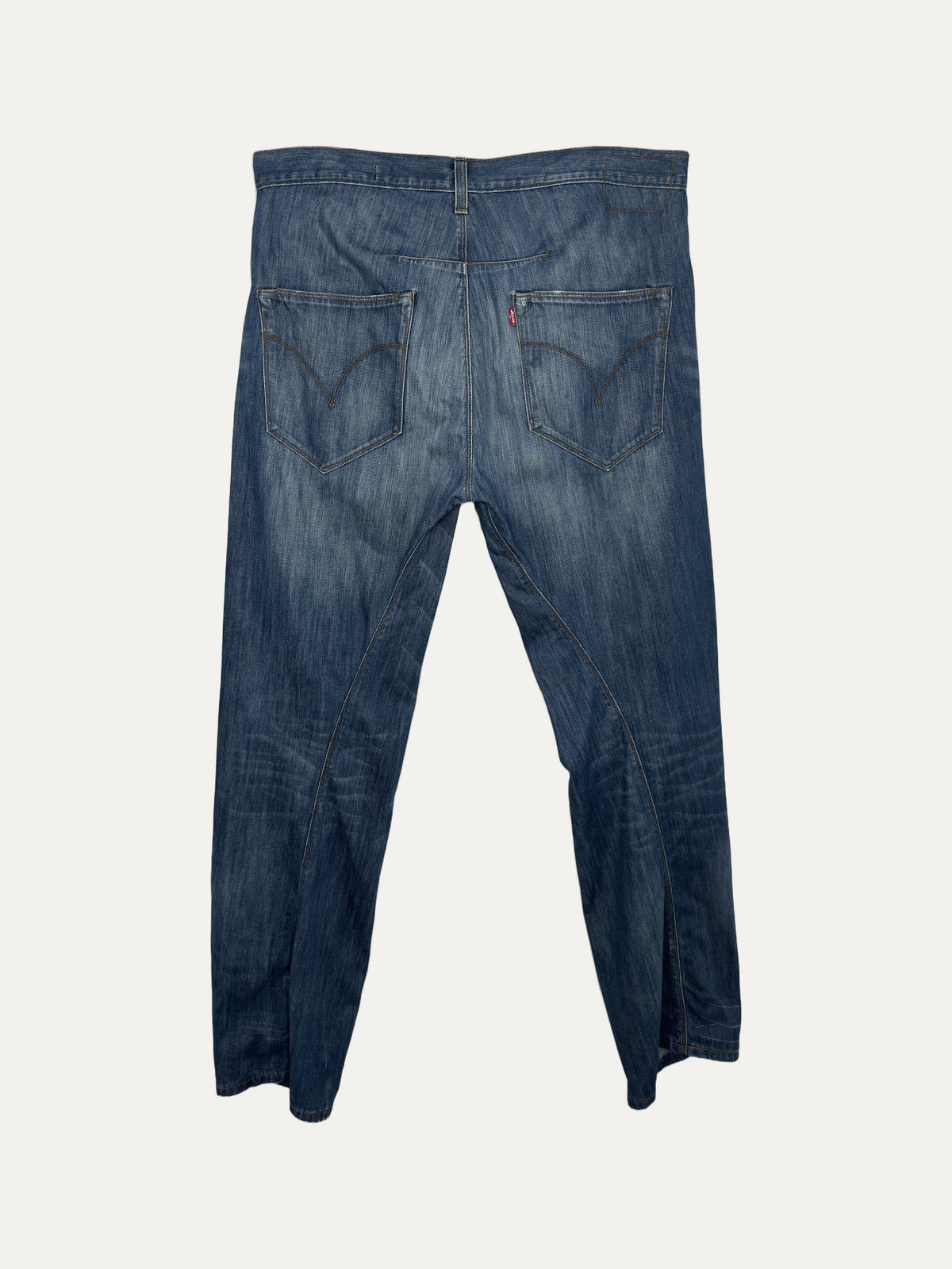 Vintage Levi's Engineered Jeans in mid wash, unisex, size W36 – second-hand