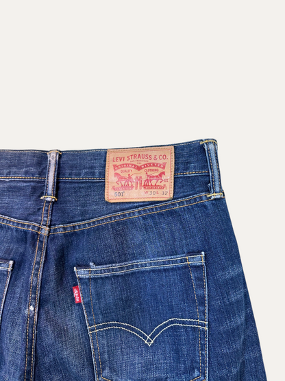 Vintage Levi's 501 Straight Jeans in blue, unisex, size W30 L32 – second-hand