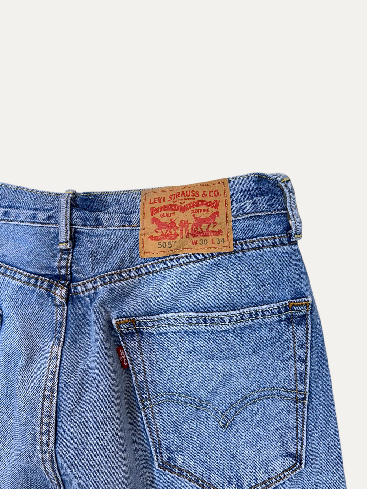 Vintage Levi's 505 Straight Jeans in blue, unisex, size W30 L34 – second-hand