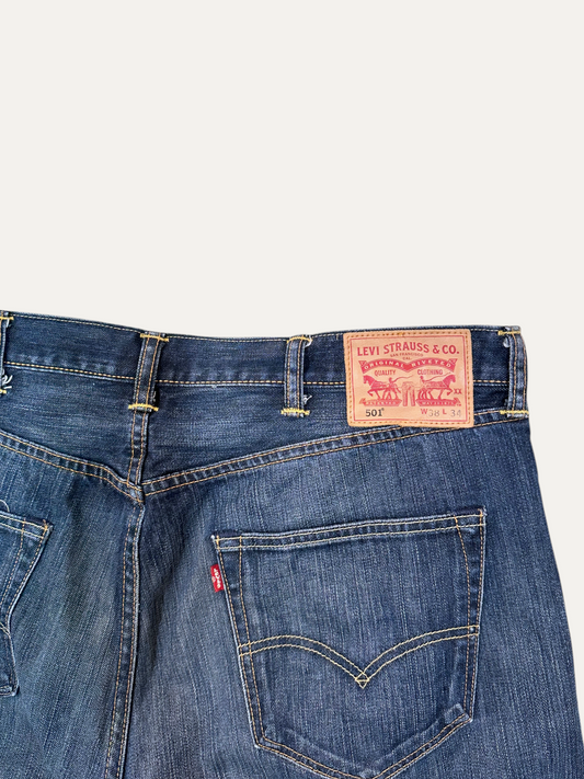 Vintage Levi's 501 Straight Jeans in blue, unisex, size W38 L34 – second-hand