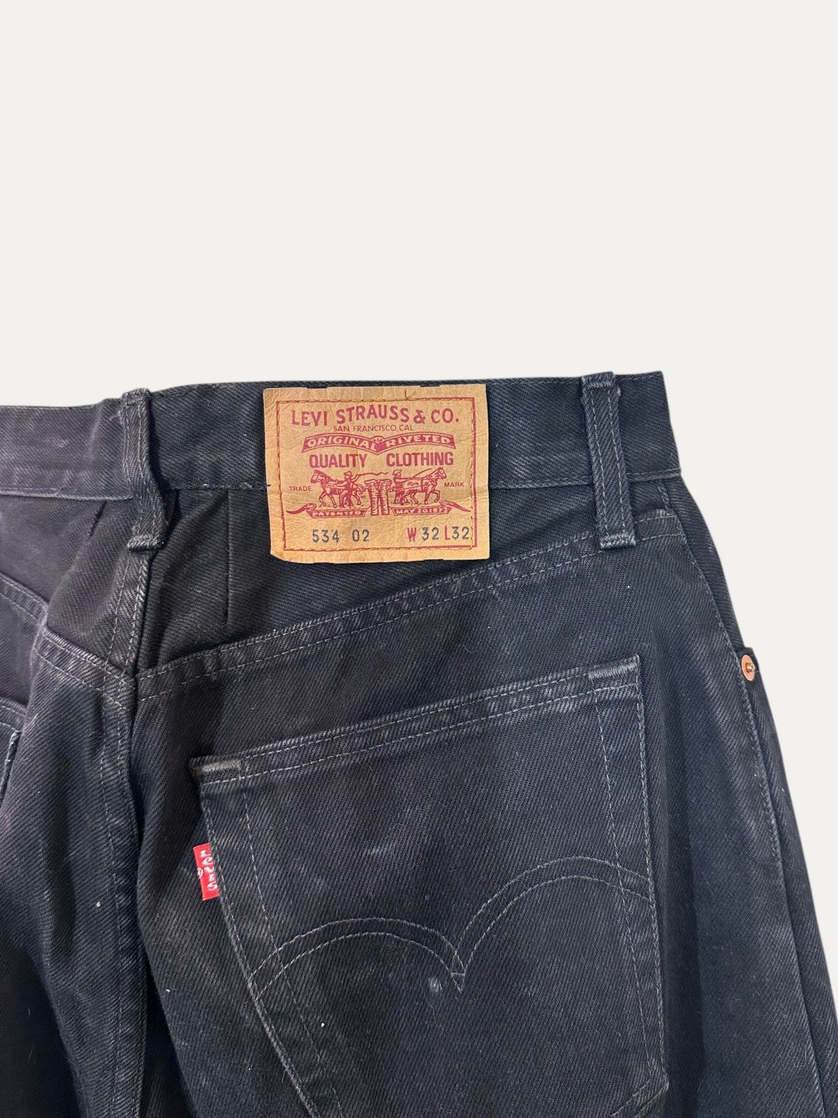 Vintage Levi's 534 Slim Jeans in blue, women's, size W32 L32 – second-hand