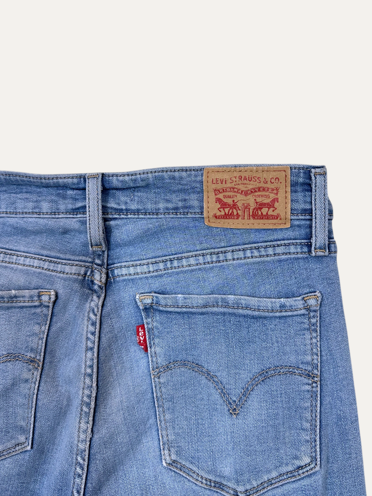 Vintage Levi's 712 Slim Jeans in blue, women's, size W28 L34 – second-hand