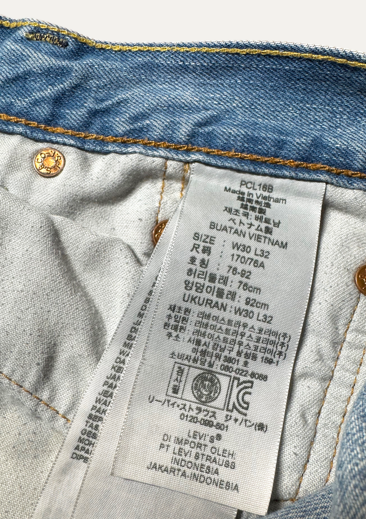 Vintage Levi's 502 Straight Jeans in blue, unisex, size W30 L32 – second-hand
