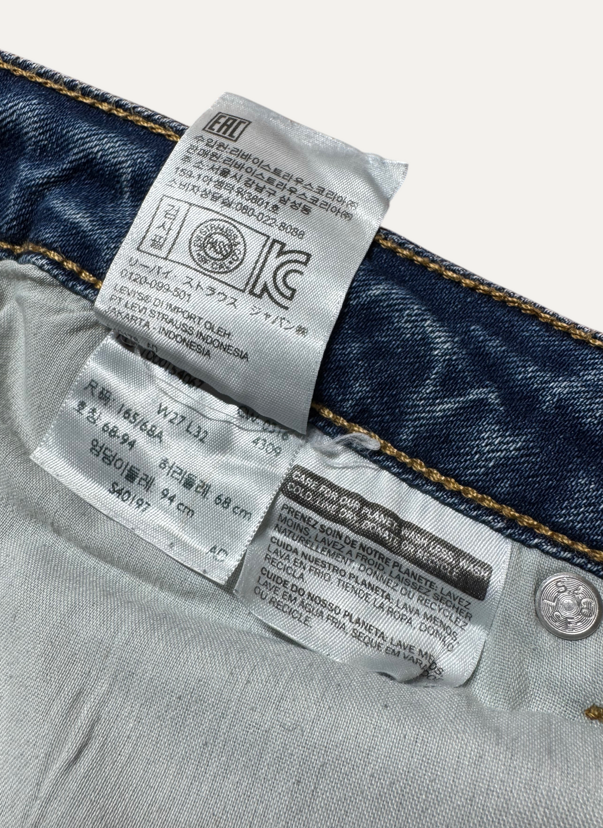 Vintage Levi's 712 Slim Jeans in blue, women's, size W27 L32 – second-hand