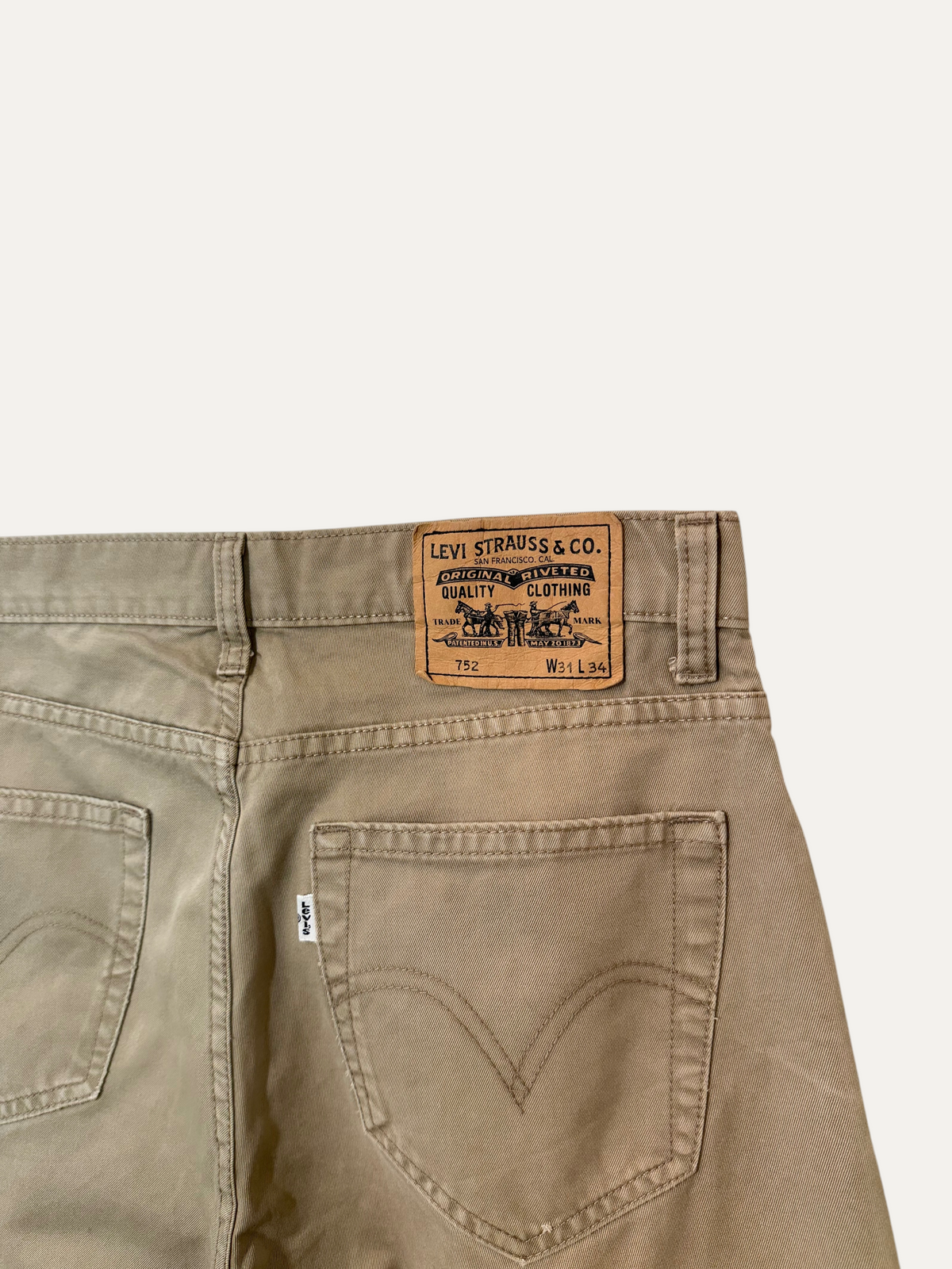 Vintage Levi's 752 Slim Jeans in beige, men's, size W31 L34 – second-hand