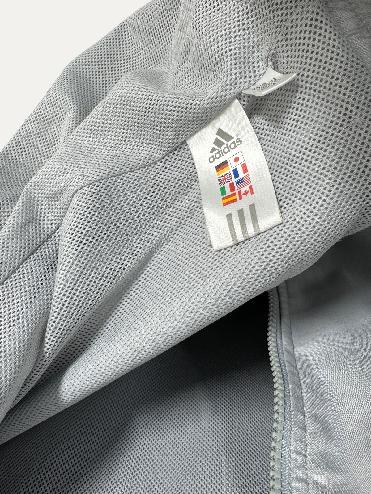 Vintage Adidas Jacket in grey, men's, size S – second-hand