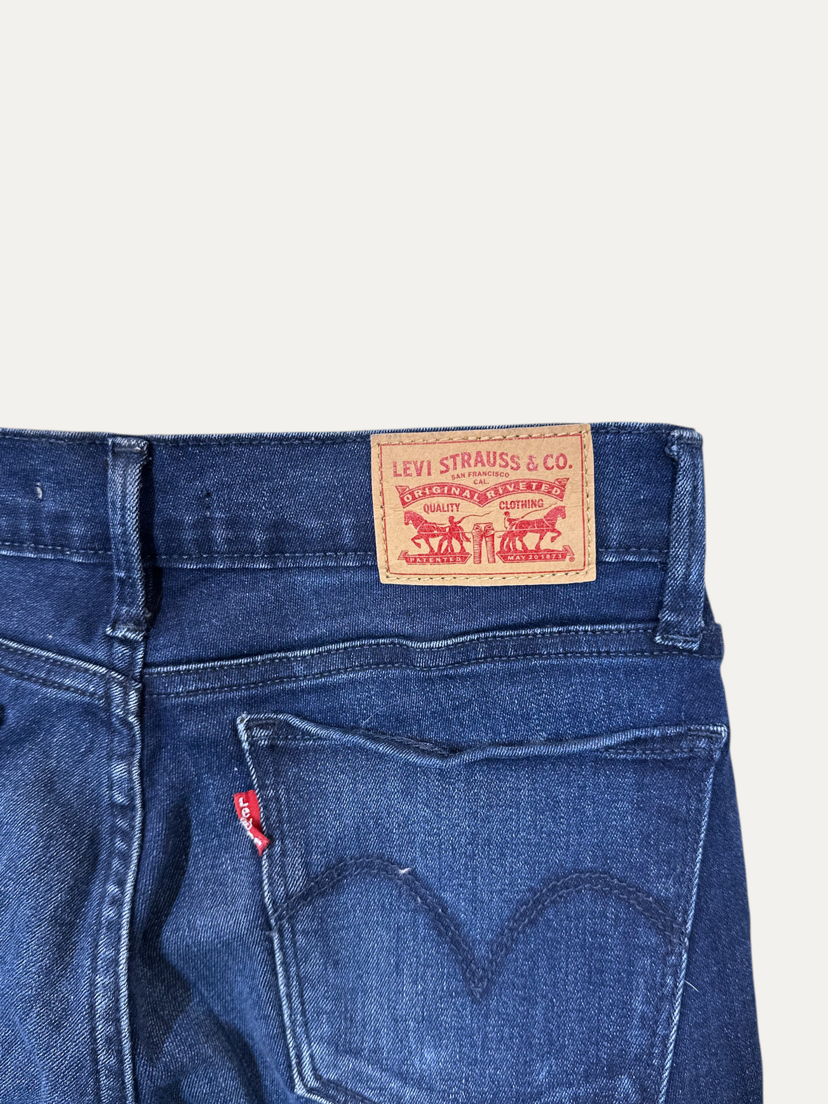 Vintage Levi's 710 Skinny Jeans in blue, women's, size W27 L30 – second-hand